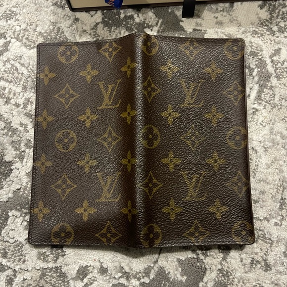 Louis Vuitton long wallet - Picture 8 of 10